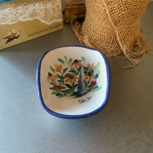 Pottery, ceramic, soap dish, holder, ash tray, multi use. Floral DAISY pattern.